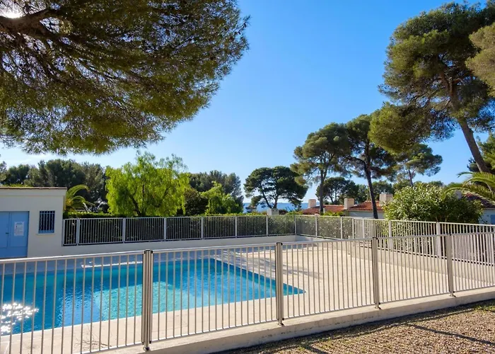 Bright Close To The In Roquebrune Lägenhet